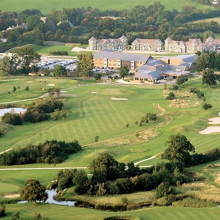 The Wiltshire Hotel, Golf And Leisure Resort Swindon Exterior foto