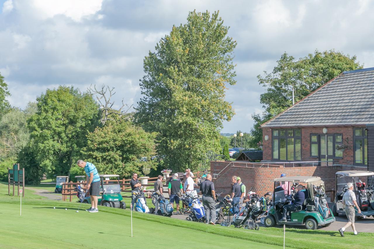 The Wiltshire Hotel, Golf And Leisure Resort Swindon Exterior foto